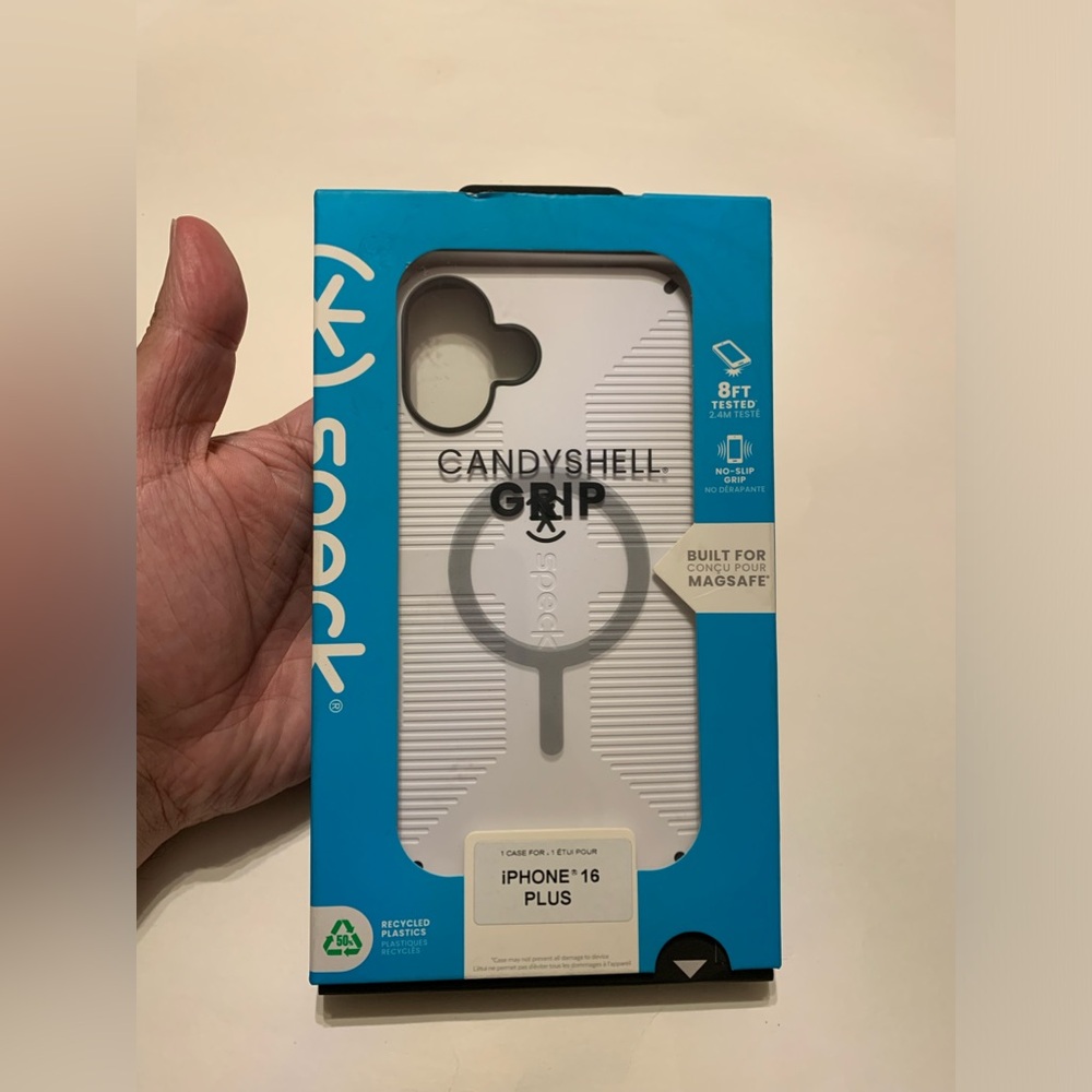 Speck iPhone 16 Plus CandyShell Grip with MagSafe in White and Black New